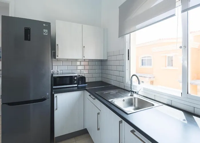 Em Holidays * Коральео