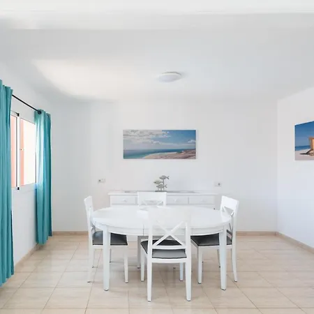 Em Holidays * קורלחו