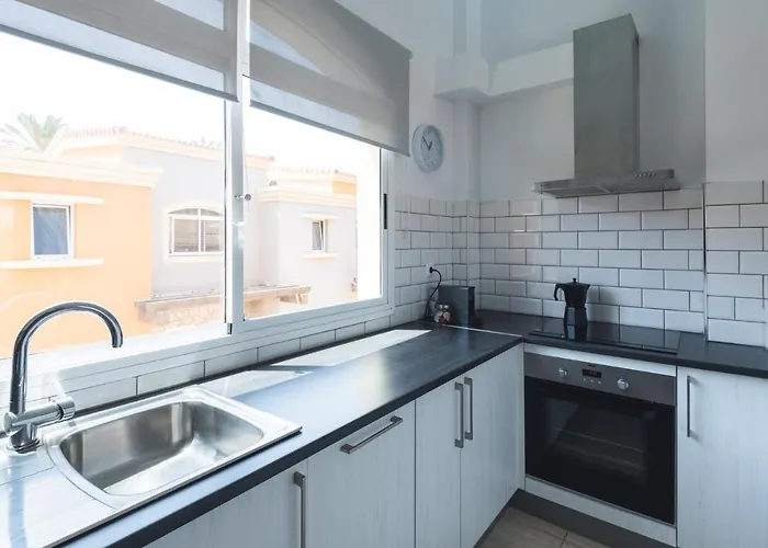 Em Holidays Κοραλέχο